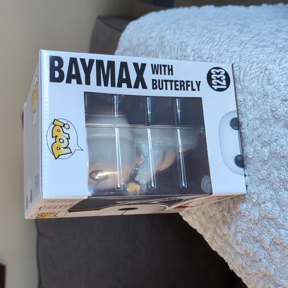 Funko Pop! Disney Big Hero 6 Baymax with Butterfly #1233 Funko Shop Exclusive 6" - Picture 5 of 5